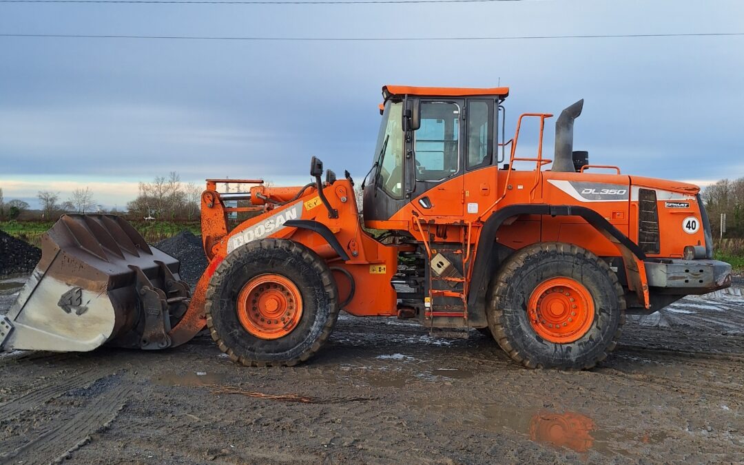 CHARGEUSE DOOSAN DL 350-5