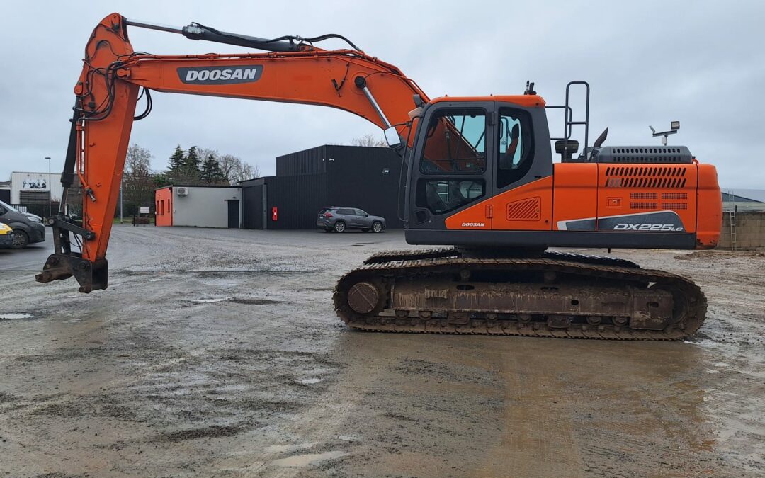 PELLETEUSE DOOSAN DX225 LC-5