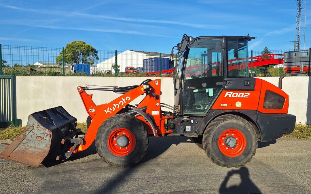 CHARGEUSE KUBOTA R082
